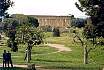 cilento200411paestumposedontempel.jpg